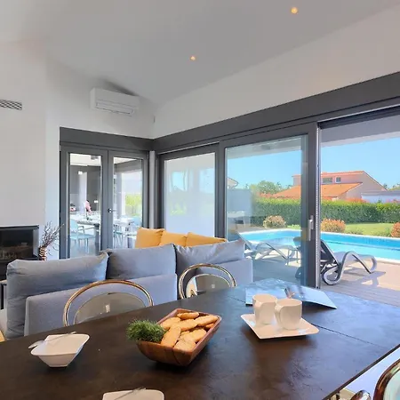 Holiday home Linea Pula